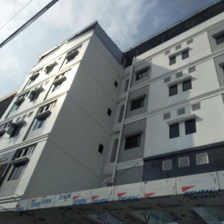 Penthouse Hotel Джакарта Екстериор снимка